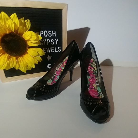 Betseyville Peck Heels Retail $144 - Picture 2 of 5